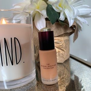 Kevyn Aucoin - Sensual Skin Foundation SF 13